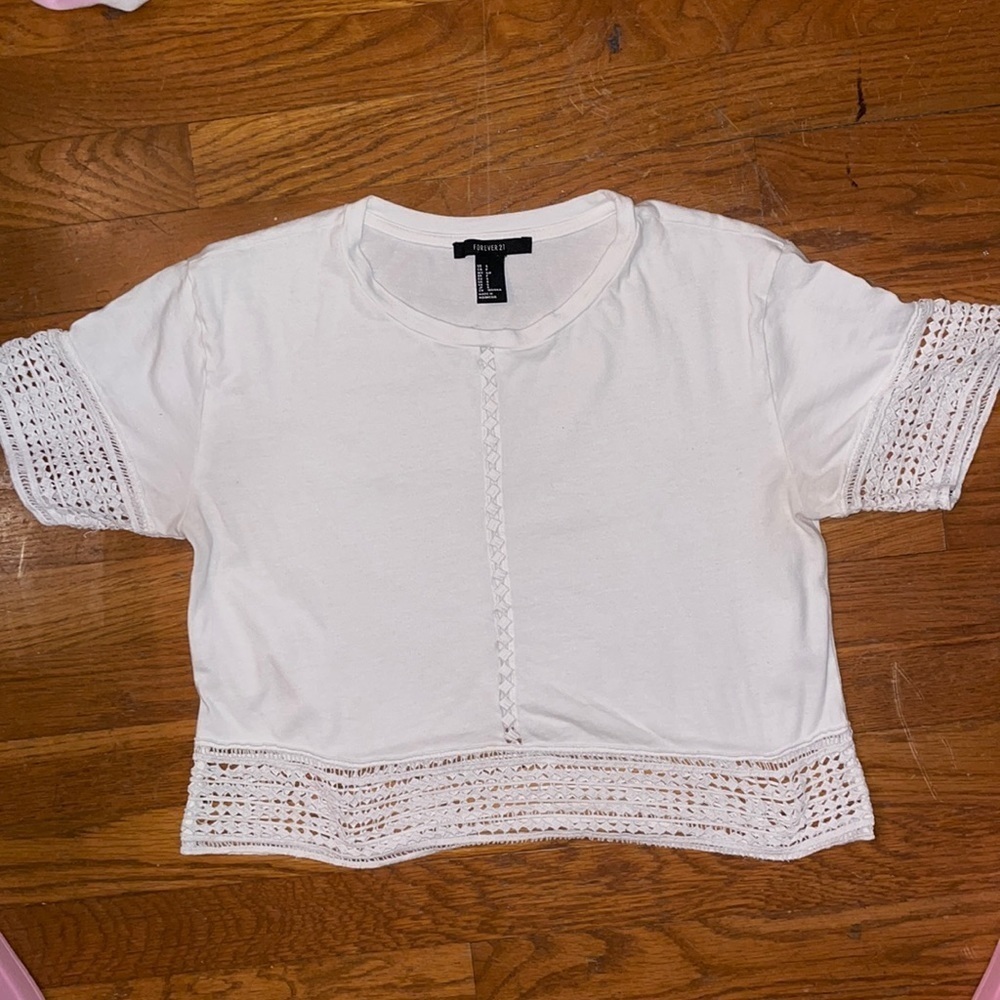 Forever 21 boxy white lace edge top festival concert college fun chic